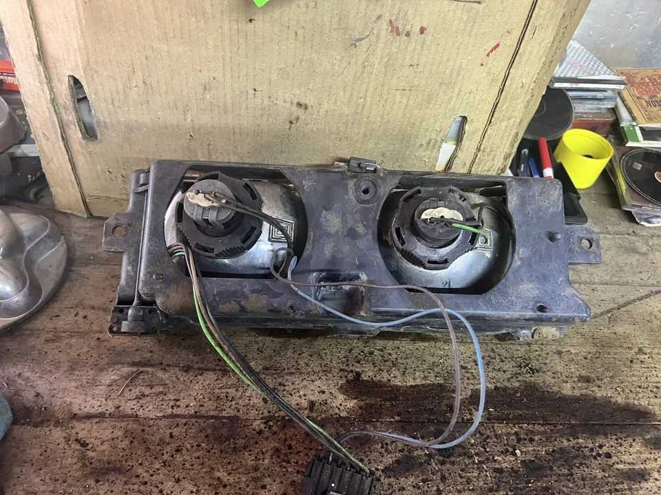 1987-1990 OLDSMOBILE 98/NOVENTA Y OCHO MONTAJE DE FAROS LADO DEL CONDUCTOR L/S OEM Foto 4 de 4