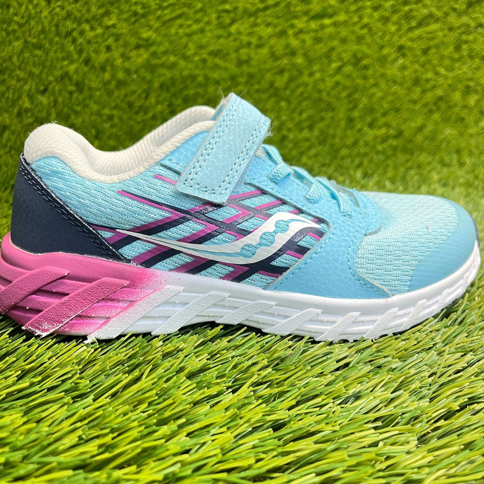Saucony Wind 2.0 A/C Girls Size 13C Blue White Pink Athletic
