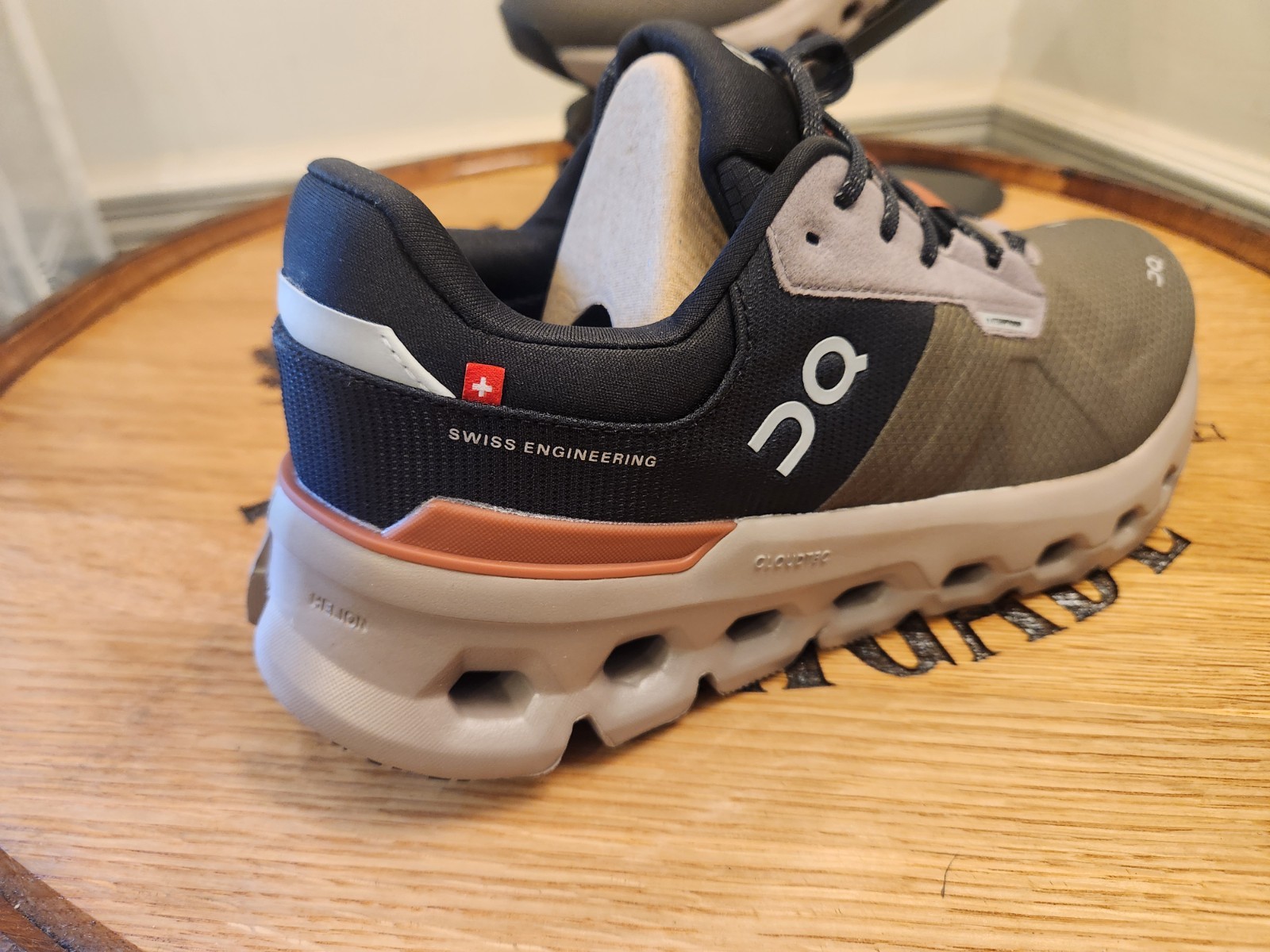 On Cloudrunner 2 Women's Size 13.0 - Waterproof Hiking Shoes image 3