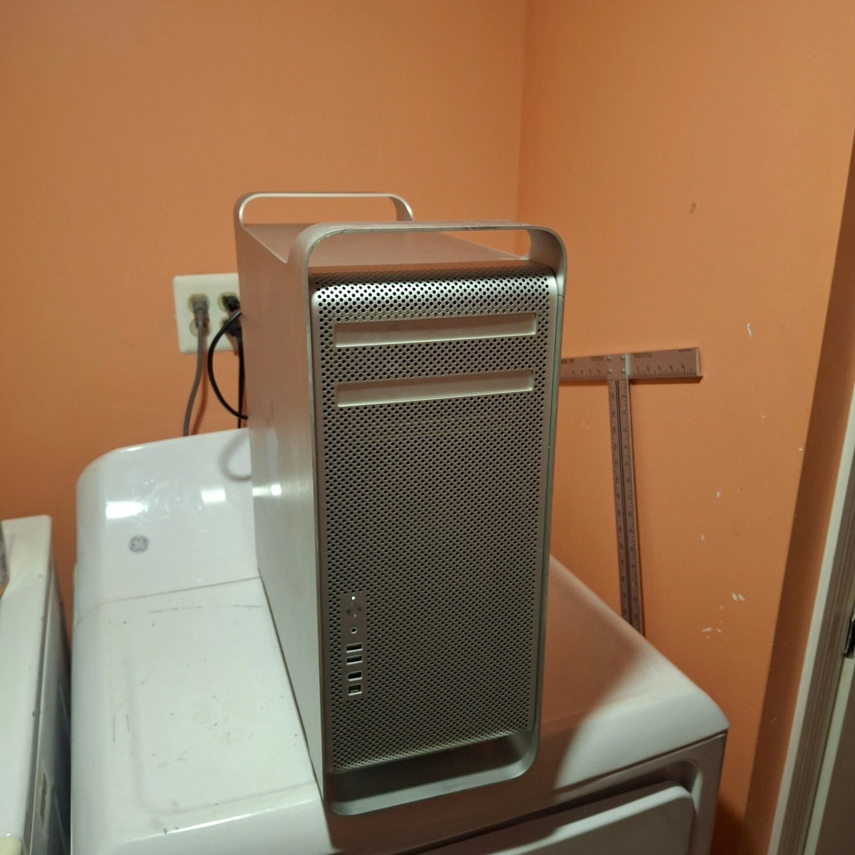 2008 Apple Mac Pro Intel Xeon Quad Core Desktops & All-In-One