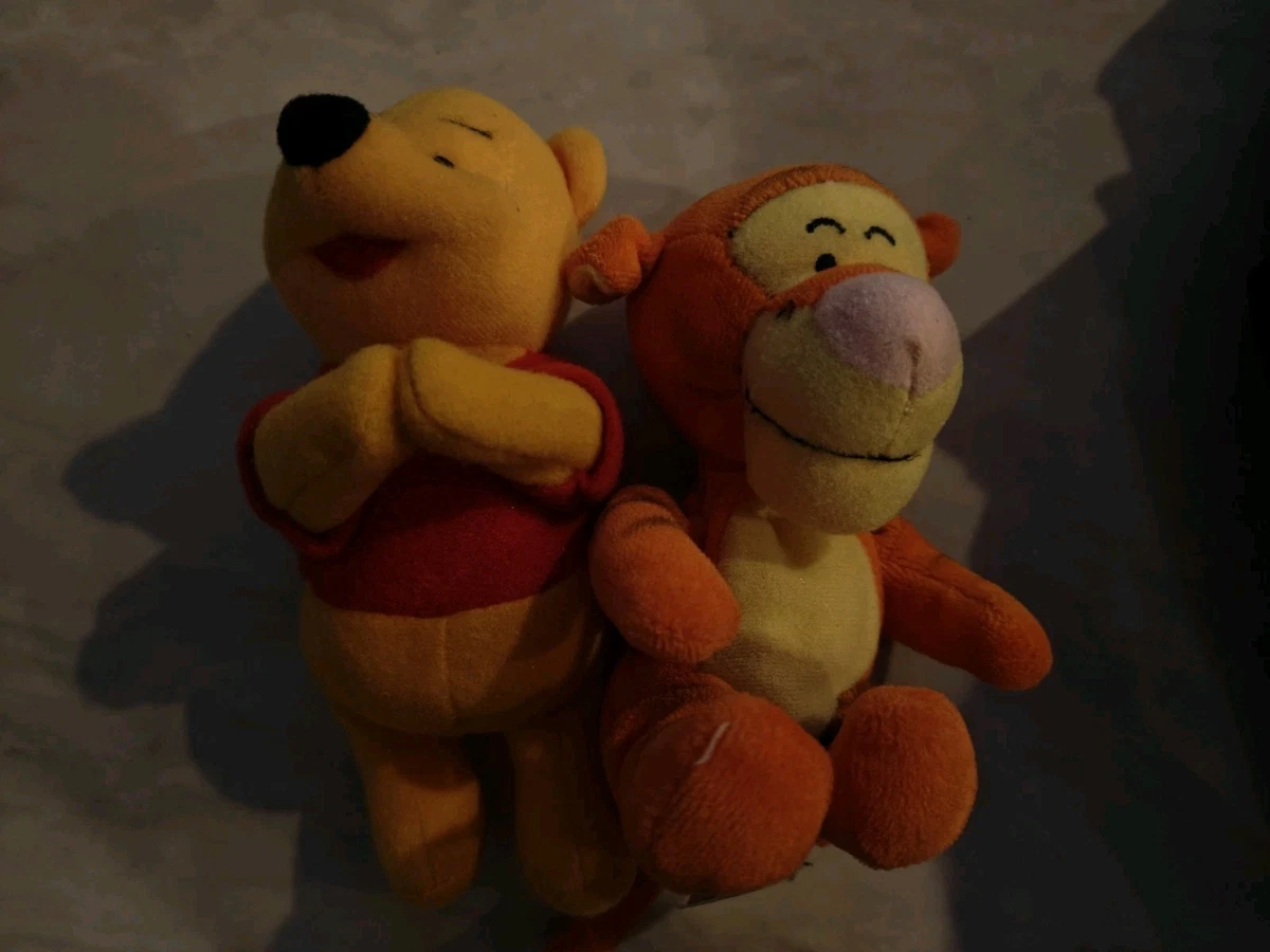 Winnie the Pooh Cartoon Character Action Figures & TV Plush 2000