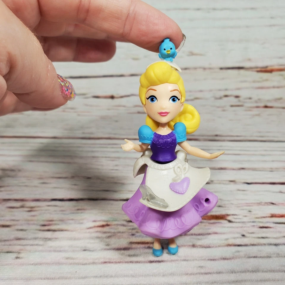 Lote Princesas Disney Pequeño Reino Cenicienta Costura Fiesta Hasbro Muñeca Polly Foto 4 de 4