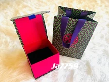 Tory,  gift box