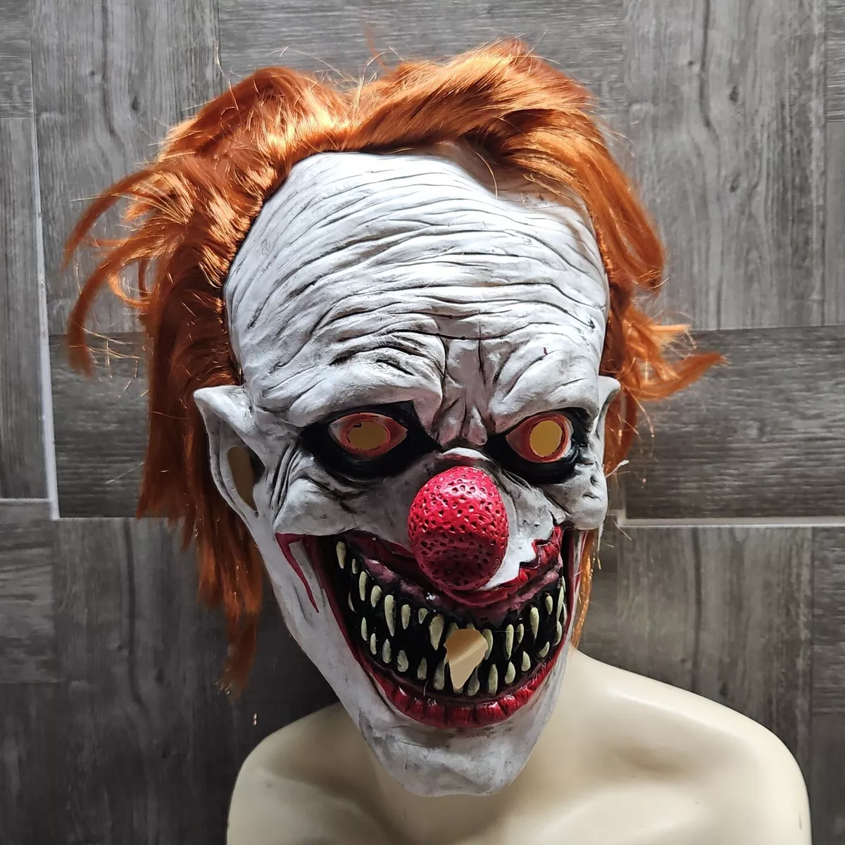 A Man Costumed as Pennywise Making Scary Face Reaction · Free Stock Photo