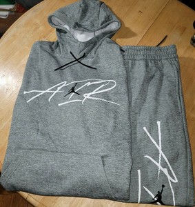 nike sweatsuit hoodie and pants