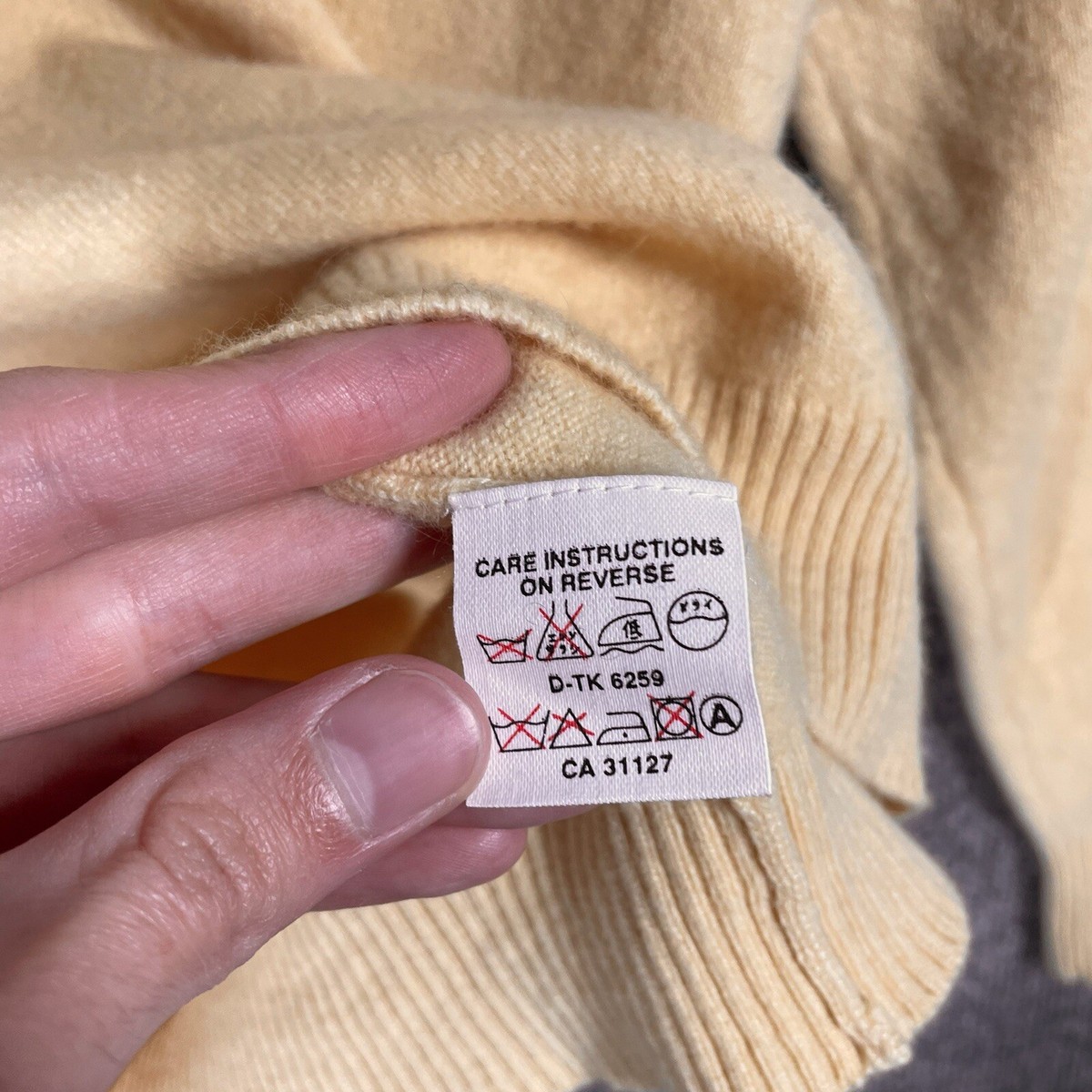 VINTAGE 90s DKNY Sweater Women Small Cashmere Wool Silk Angora 