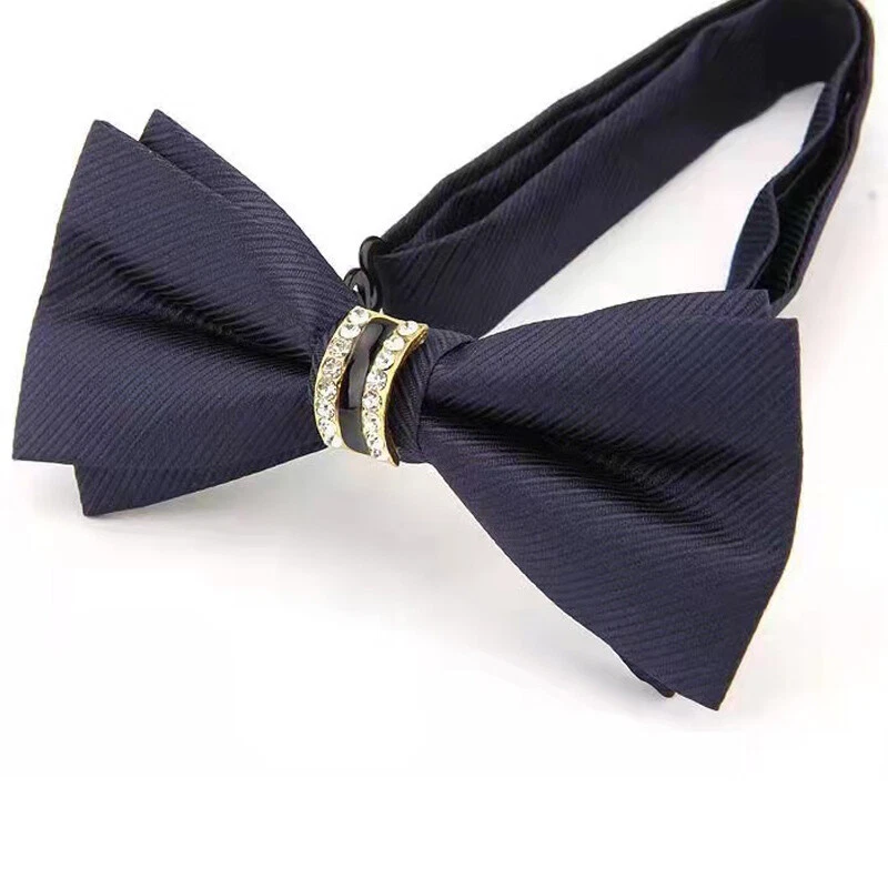 Pajarita ajustable de boda formal con diamantes de imitación preatada para hombres Foto 2 de 4