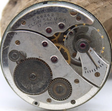 1941 ELGIN DeLUXE POCKET WATCH MOVEMENT C66262 GRADE 542 10s 17j CN2 