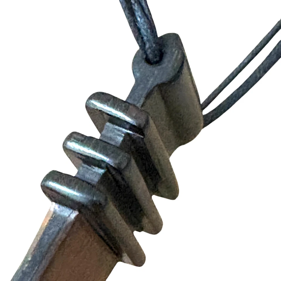 collar hecho a mano madera tallada abulón sobre cordón boho hippie talismán colgante Foto 3 de 4