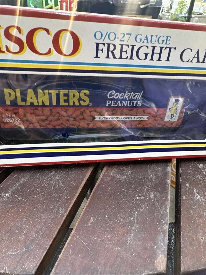K-LINE K625702 NABISCO Planter's Covered Hopper Car 1995 New Opened Box - Image 2 of 4