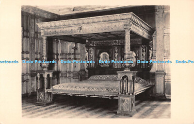 R553134 Victoria and Albert Museum The Great Bed of Ware B Matthews