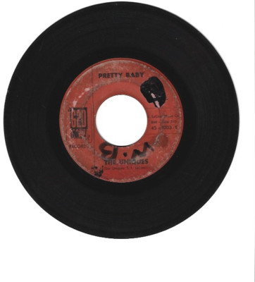 SOUL GROUP 45 RPM - THE UNIQUES - 620 RECORDS  '' PRETTY BABY ''