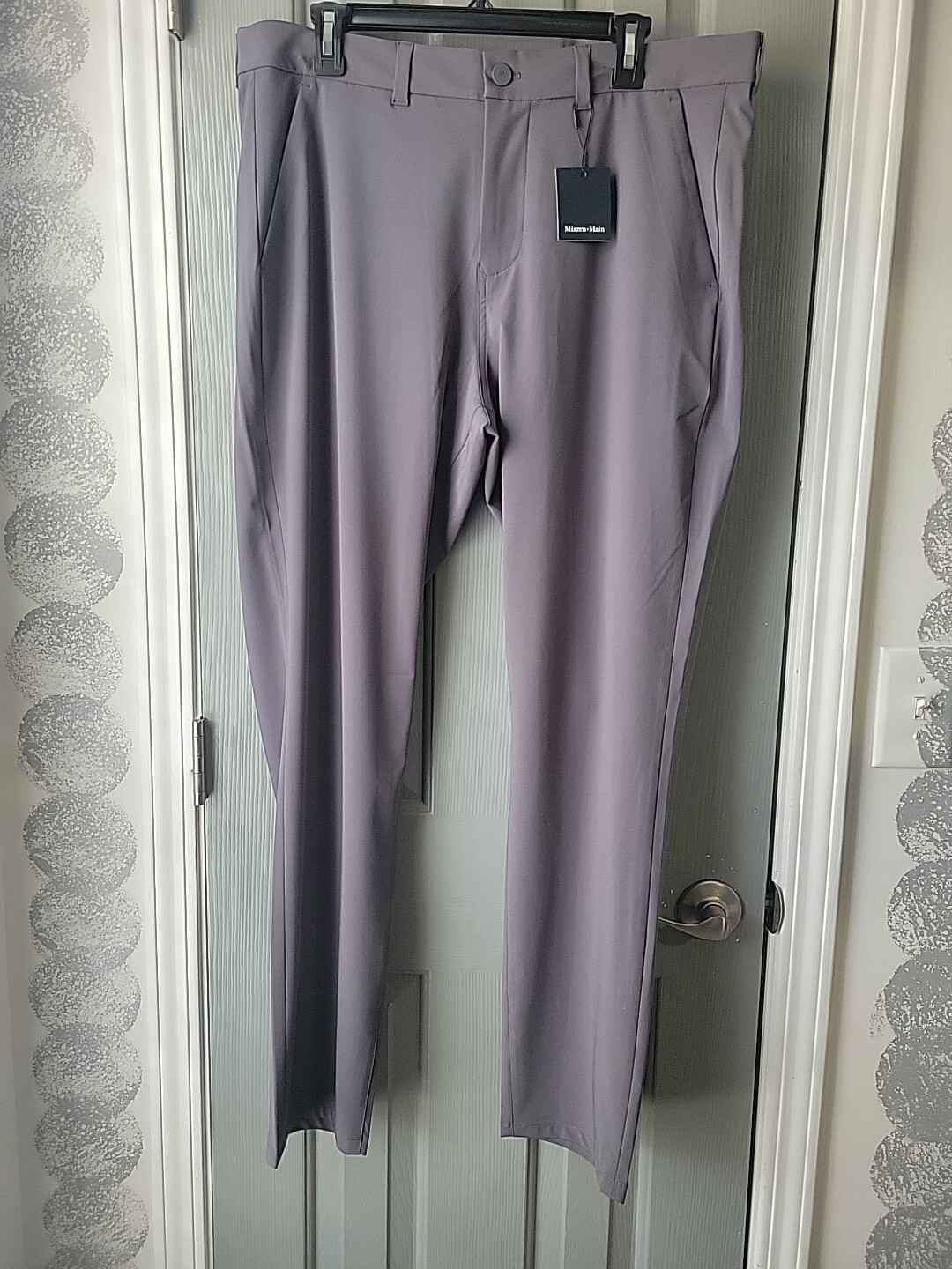 Pantalones para hombre Mizzen + Main Helmsman calce ajustado chino carbón liso 1BO-0829