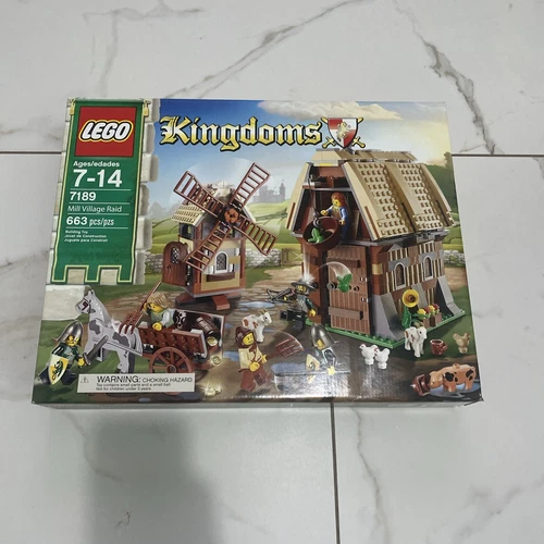 Mill Village Raid #7189 LEGO Kingdoms Set New NIB Sealed 2011 Retired Vintage