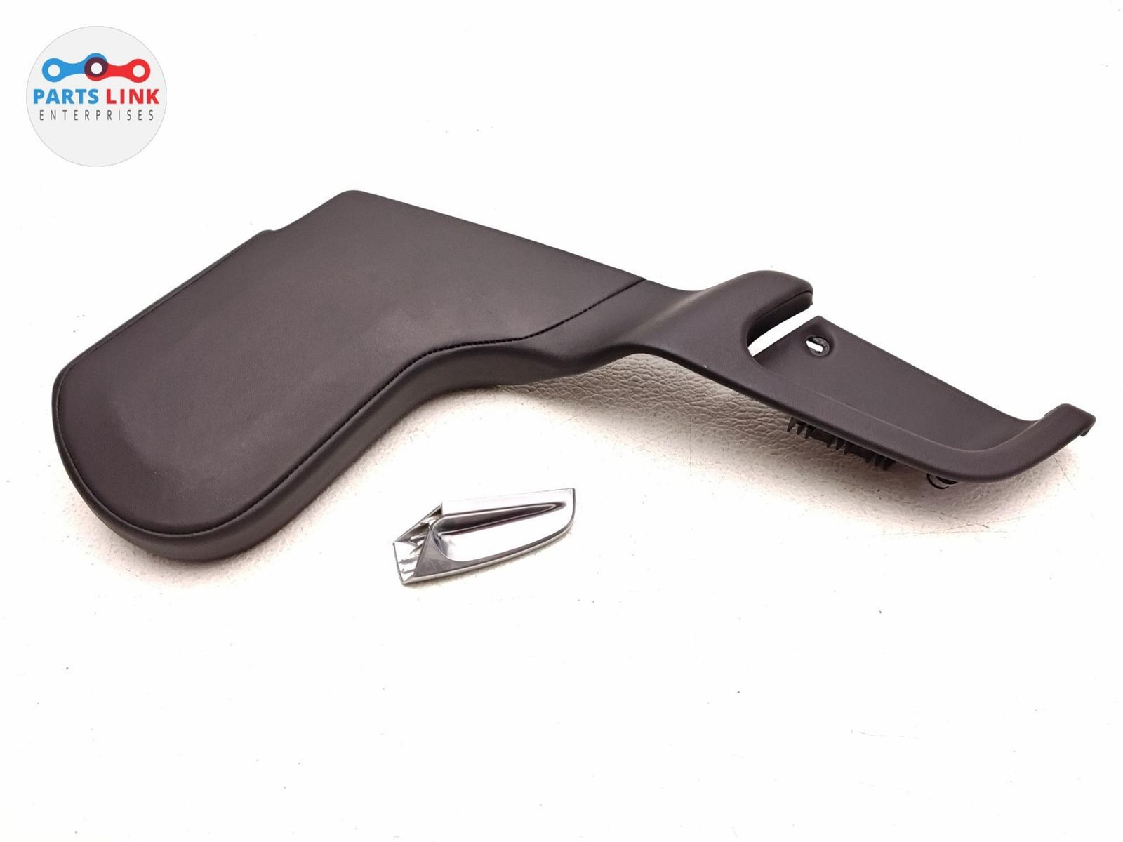 2016-20 BENTLEY BENTAYGA REAR LEFT SEAT TRIM OUTER COVER PANEL HANDLE SET 636