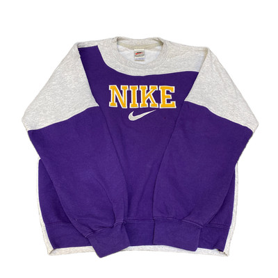Nike Reworked Sweatshirt Herren M Lila Grau Bestickt Spellout Logo Vintage Y2K