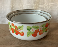 Kobe Vintage Kitchen Strawberry Metal Enamelware Mixing Bowls Set of 3