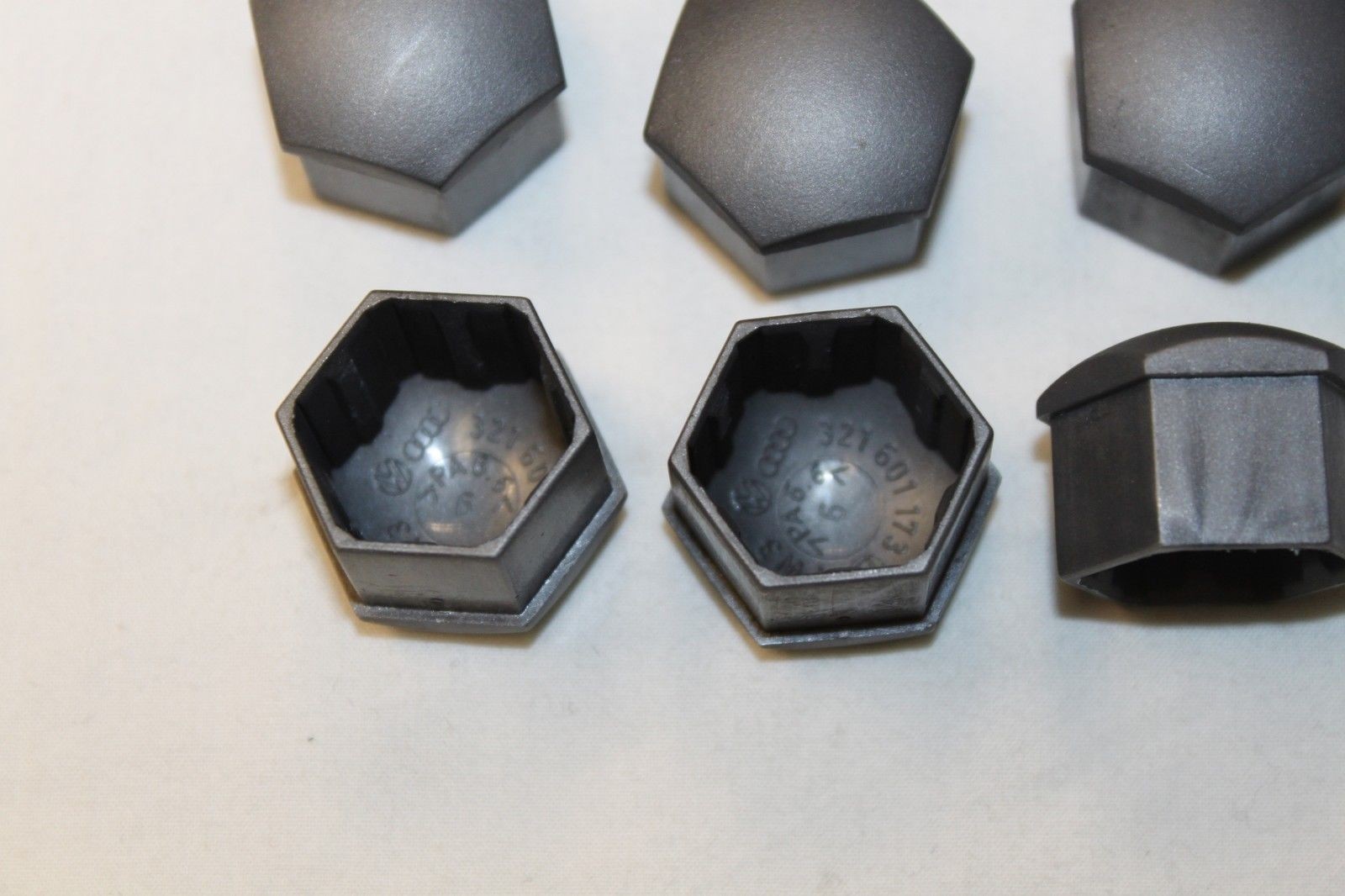 GENUINE AUDI A2 A3 A4 A5 A6 A8 Q5 17mm WHEEL NUT BOLT COVERS LOCKING