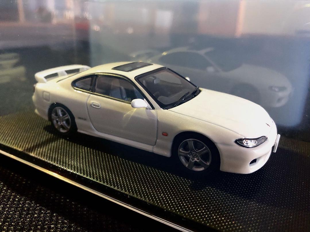 公式】 【EBBRO】NISSAN SILVIA 1999 S15 spec-R ミニカー