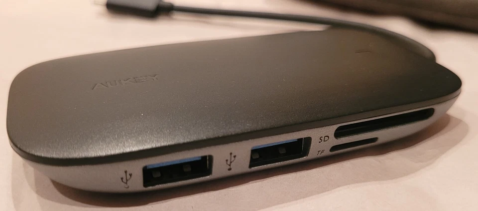 *USED/EXCELLENT* AUKEY CB-C68, 7-in-1 Adapter USB 3.0/C, SD/MicroSD, HDMI Ports - Image 2 of 4