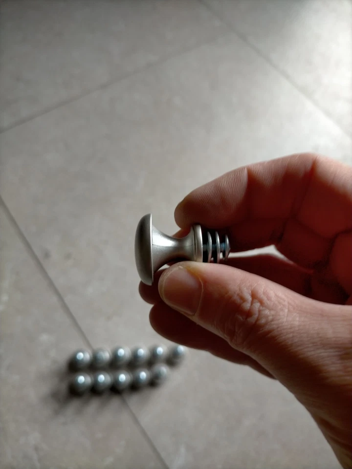 Set 12 Pomelli In Nichel Spazzolato - Immagine 4 di 4