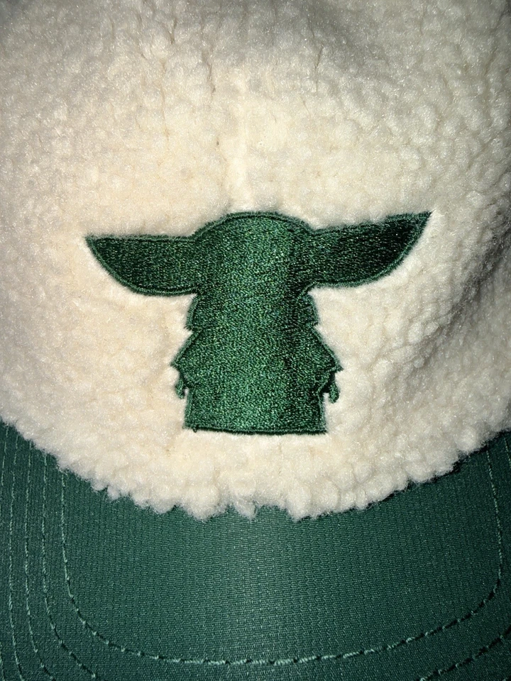 Boné de pele sintética Star Wars The Child Grogu Sherpa OSFM aba verde Lucasfilm - Imagem 2 de 4