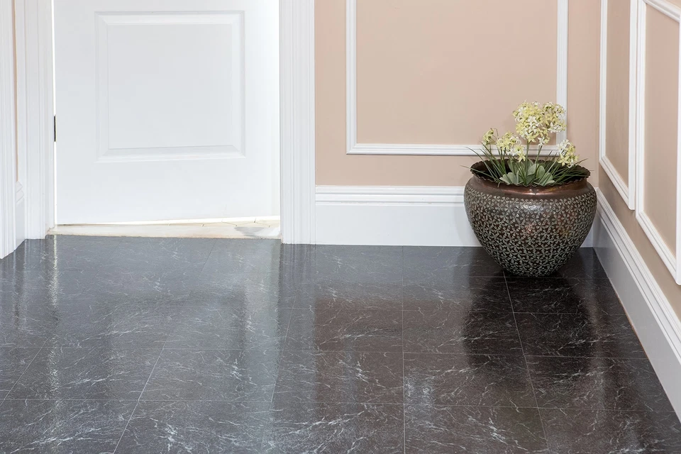 20 Pack Black White Vein Marble Vinyl Floor Tiles Peel and Stick 12x12 Inch - Image 4 of 4