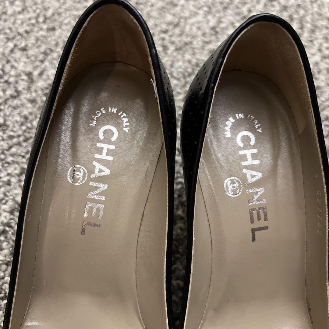 靴 CHANEL Backside Coco Mark Patent Pumps Sandals】CHANEL
