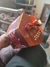 Vintage Rellini Concertina  Accordion Made Italy, Red   Parts Repair 20 Key READ