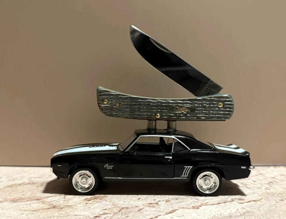 Casexx 2025 osso cinza queimado (telhado de estanho) Sod Buster Jr. com carro de exibição fundido - Imagem 3 de 4