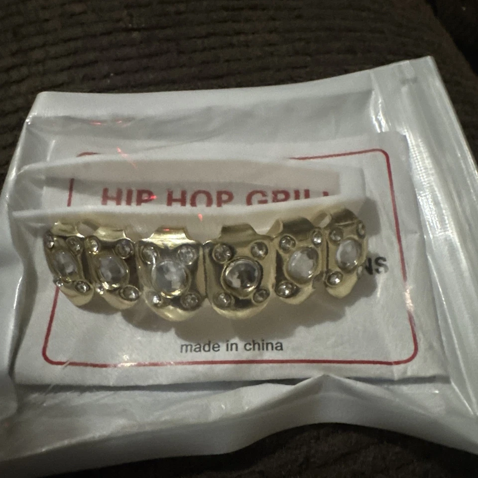 Best Grillz Hip Hop Dientes Parrillas Tapas Estuches Dorados Nuevo Foto 2 de 3