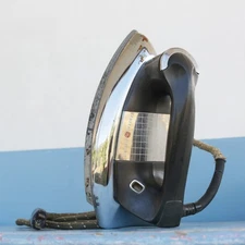 GE - General Electric Vintage Dry Iron - 1000 Watts - Cat.No.13F33 - WProp/Parts