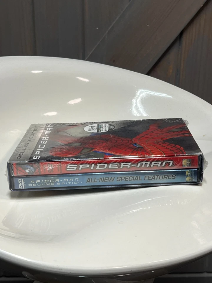 Spider-Man 2002 Deluxe Edition 3-Disc DVD Set Bonus Disc Free Movie Ticket NWT - Image 3 of 4