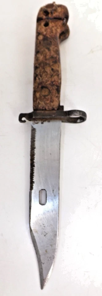 Cuchillo Bayoneta Baquelita Rumania Vintage - Hoja 51/2" y Estuche de Cuero (no Original) Foto 2 de 4