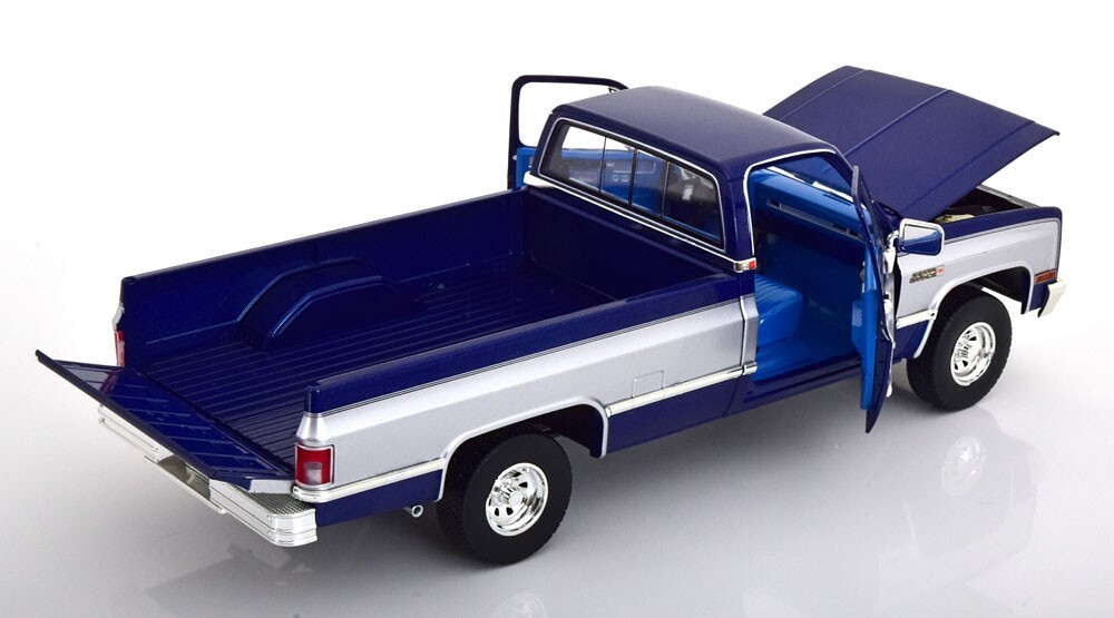 GreenLight/'84 GMC K-2500 Sierraシエラ 1/18 GREENLIGHT COLLECTIBLES 1/18 - GMC K-2500 Sierra Grande
