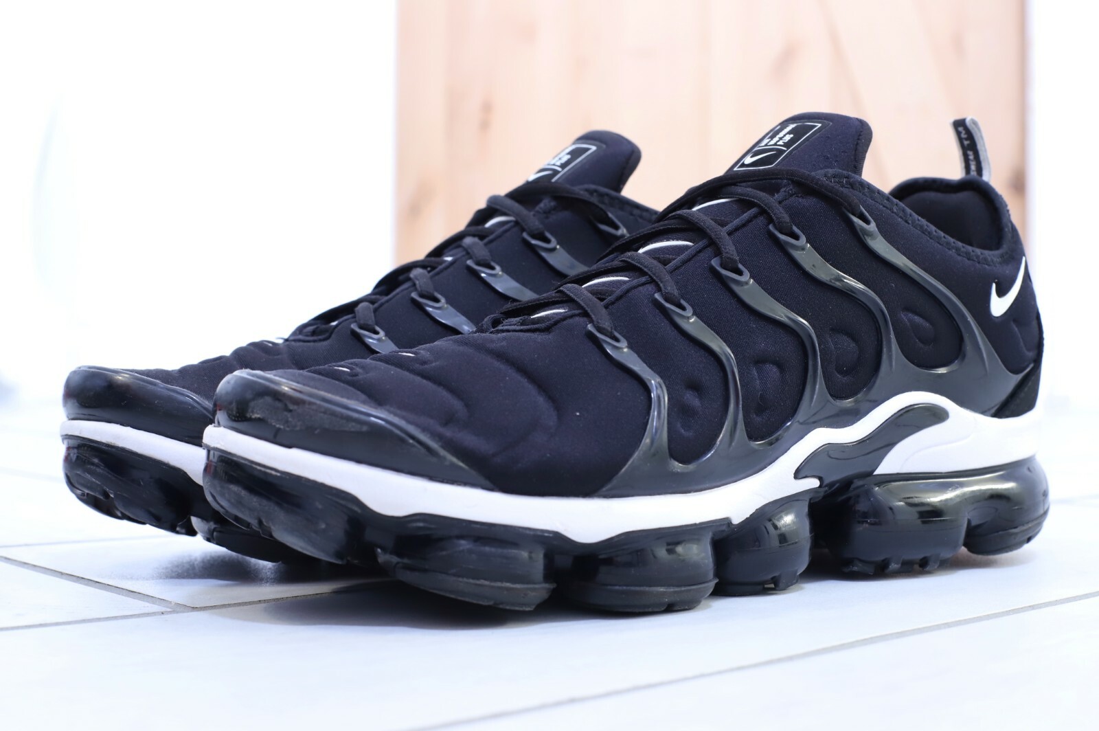 air vapormax plus overbranding