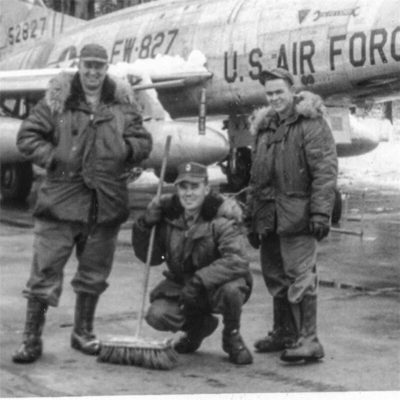 Men's Military N3-B Flight Jacket Parka Cold Weather Cotton Padded Coat Hooded - Image 2 of 4