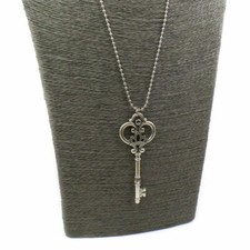 Collana Chiave Donna Ciondolo Lunga Pallinata Tono Argento Key Portafortuna da 