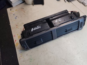 Audi A6 B4 Quattro TDI 132KW BAU Ez.2004 Avant Luftdüse Luftklappe 4B1820951