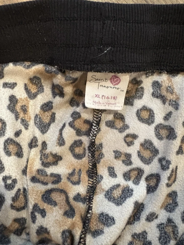 Pijama difuso Secret Treasurer XL con estampado de guepardo para mujer Foto 4 de 4