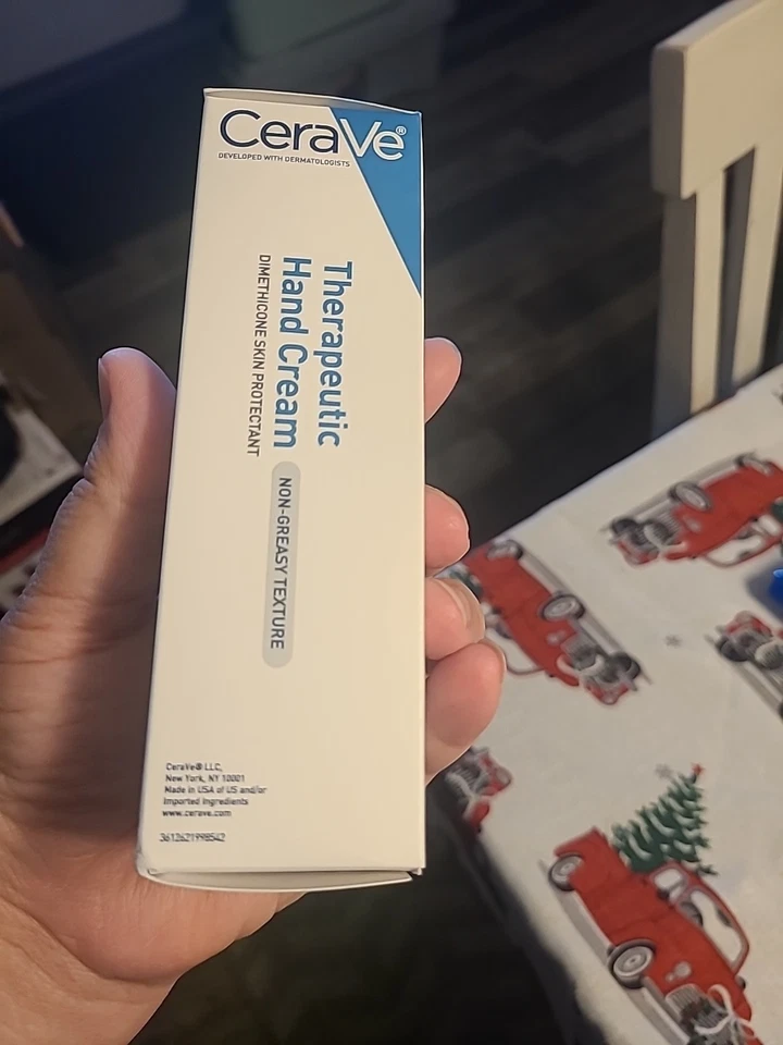 Crema de manos terapéutica CeraVe ácido hialurónico no grasa 3 oz  Foto 4 de 4