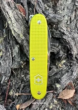 Swiss Army Knife, L.E. Pioneer X Electric Yellow, Victorinox 0.8231.L23, NIB