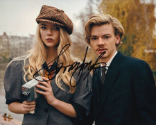 THOMAS BRODIE SANGSTER signed Autogramm 20x25cm THE QUEENS in Person autograph