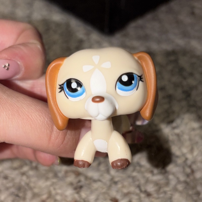 Hasbro Littlest Pet Shop Dog Figure Cream Brown Blue Eyes 2008 #2244