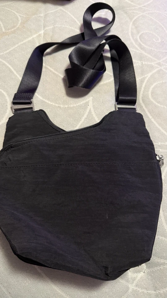 Baggallini Criss Cross Crossbody Bag Black Multi Pocket Adjustable Strap - Image 2 of 3