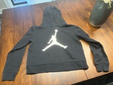 Air Jordan black pullover hoodie, youth Large