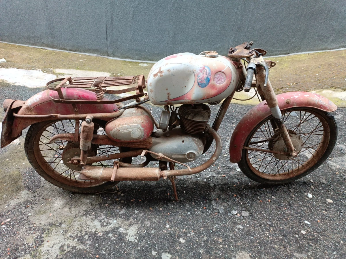 Motorcycle beta 125 S.S as Photos Possible Sale Spare Parts Trade