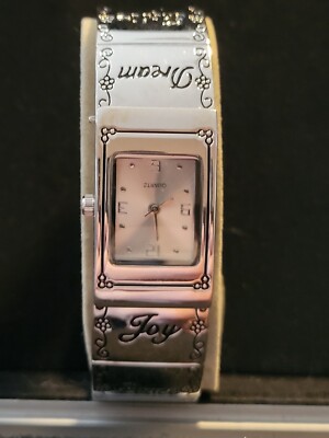 SILVER TONE LADIES WRIST WATCH STAINLESS STEEL BASE METAL BEZEL ETCHED 