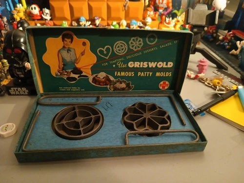 Griswold Cast Iron Patty Molds Set #1 Shallow Pattern 1950s w/ Original Box