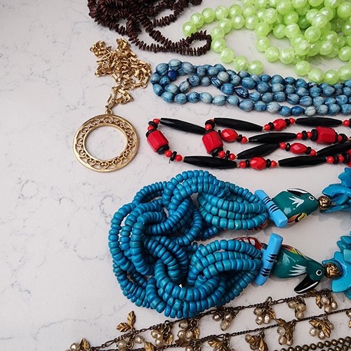 Lot of Fashion Jewelry Mostly Necklaces - Picture 7 of 12